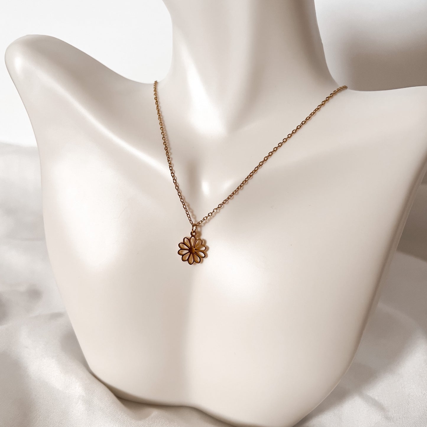 Daisy Necklace