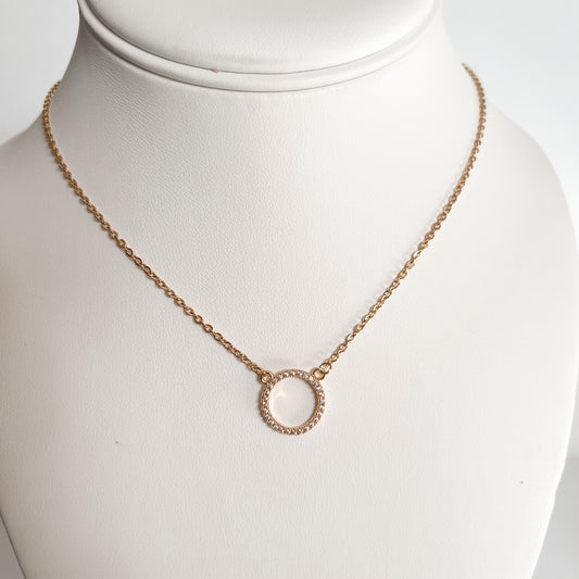 Cassie Round Necklace